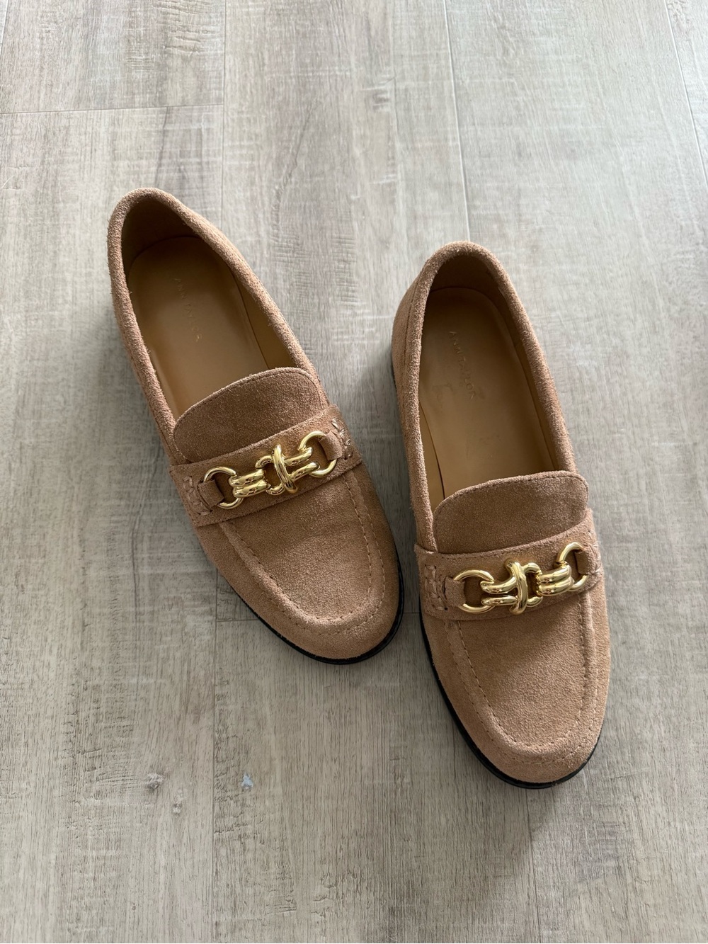 Ann Taylor Suede Chain-Accent Loafers in Taupe. Womens size 7.